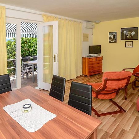 Holiday Home Loviste Exterior photo
