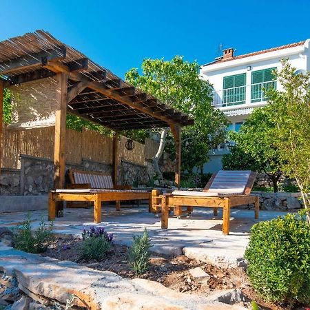 Holiday Home Loviste Exterior photo