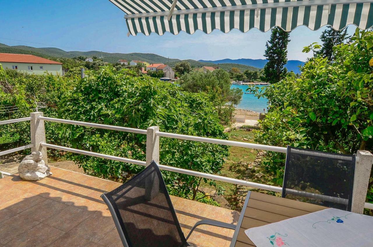 Holiday Home Loviste Exterior photo