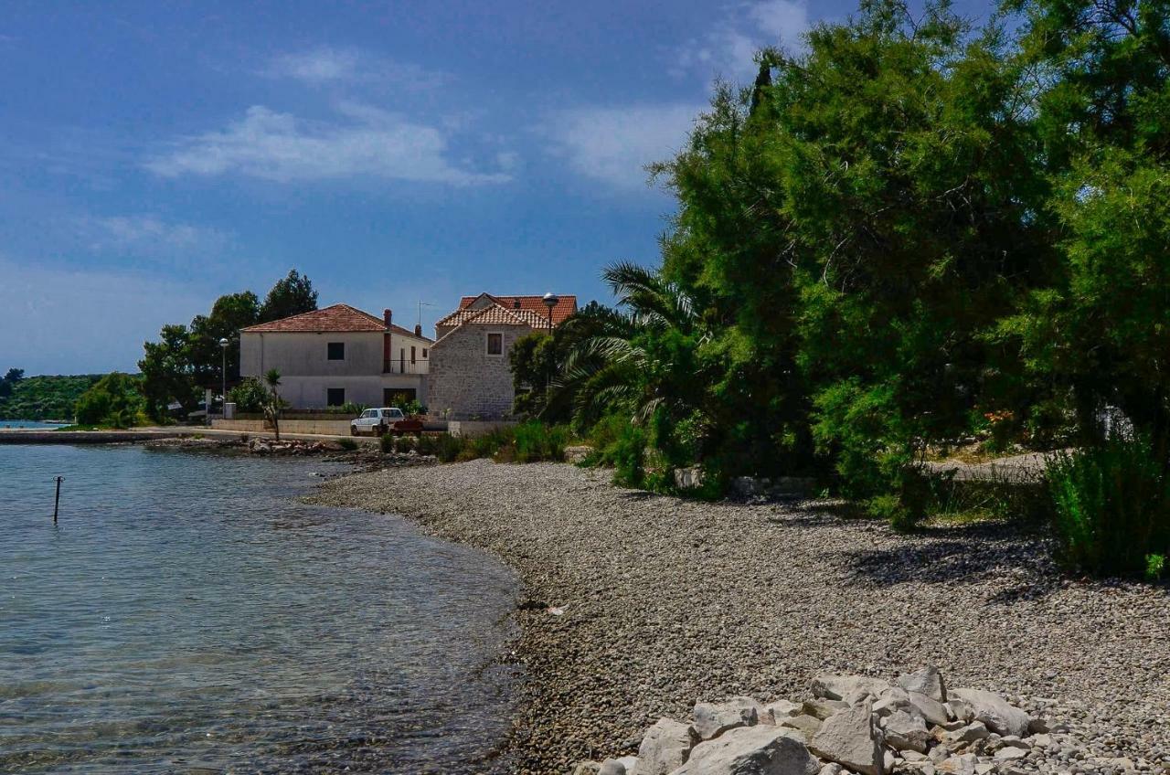 Holiday Home Loviste Exterior photo