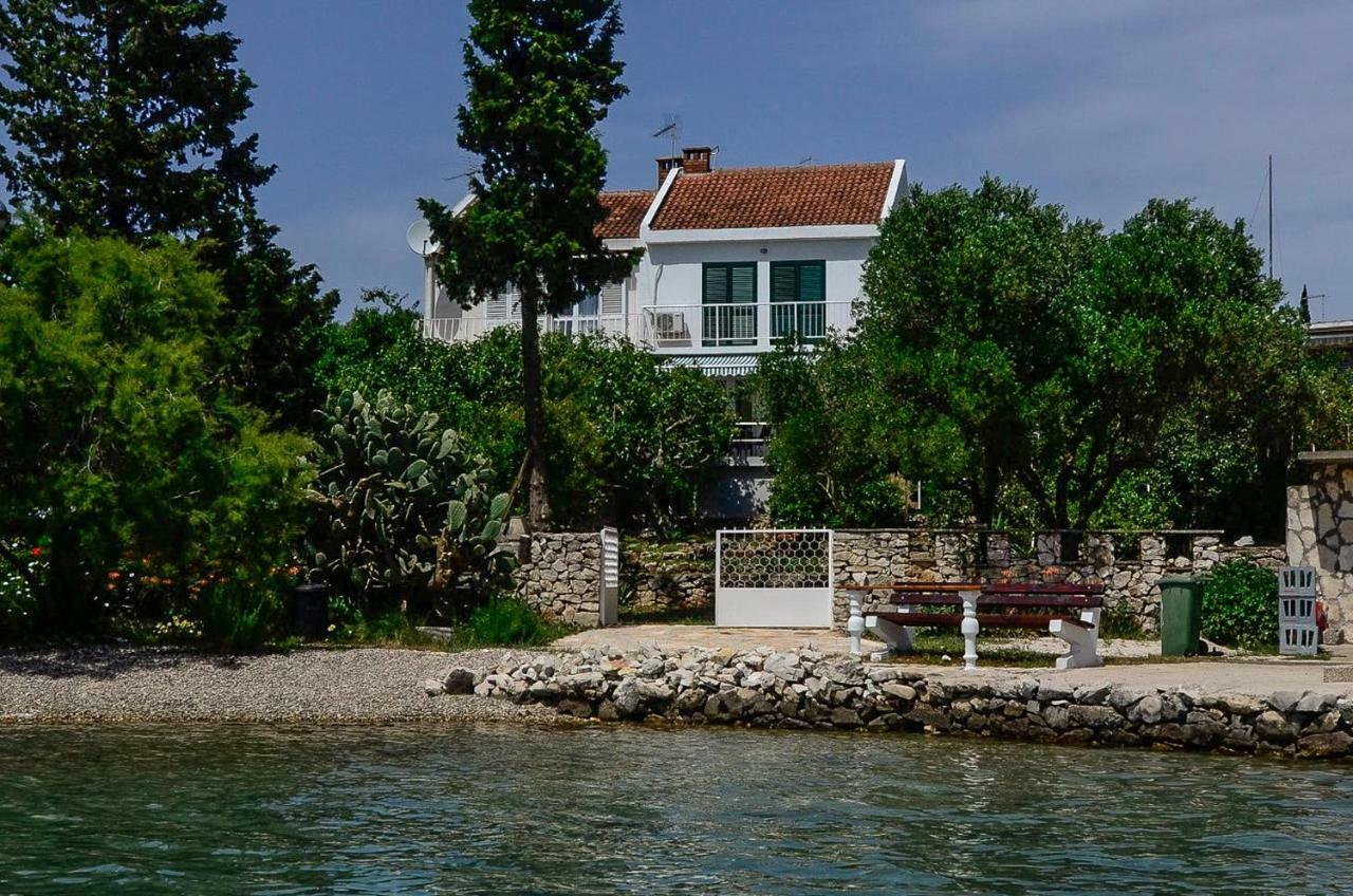 Holiday Home Loviste Exterior photo