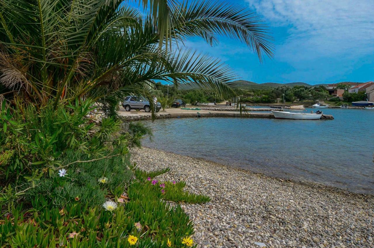 Holiday Home Loviste Exterior photo