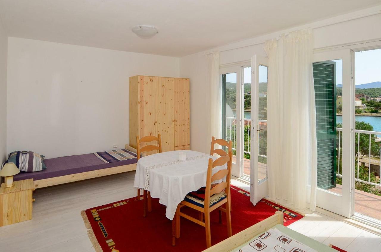 Holiday Home Loviste Exterior photo