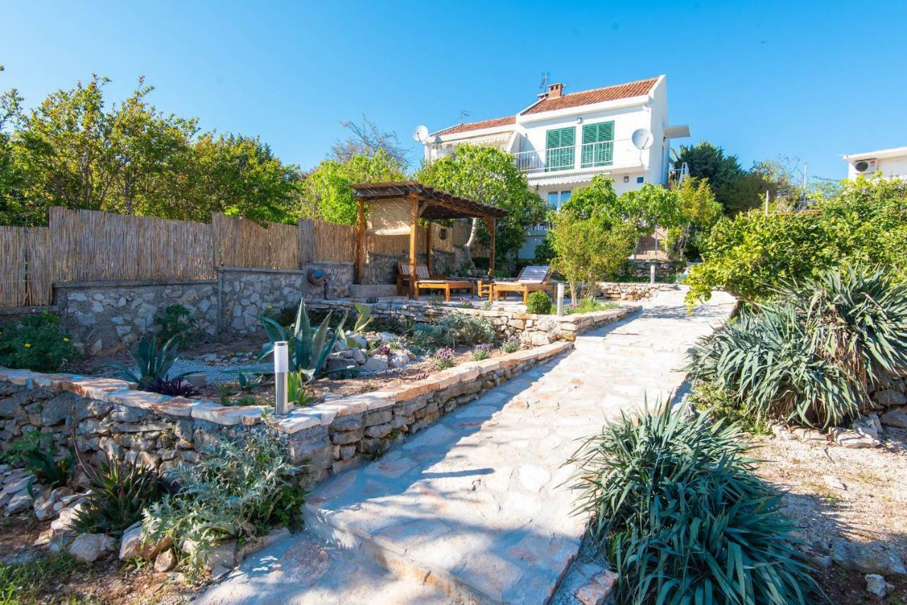 Holiday Home Loviste Exterior photo