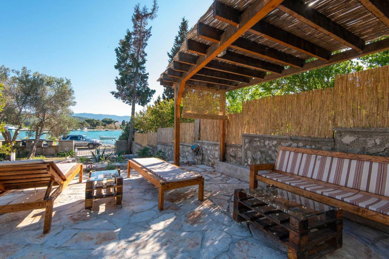 Holiday Home Loviste Exterior photo
