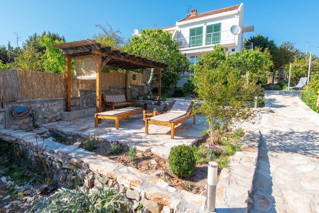 Holiday Home Loviste Exterior photo